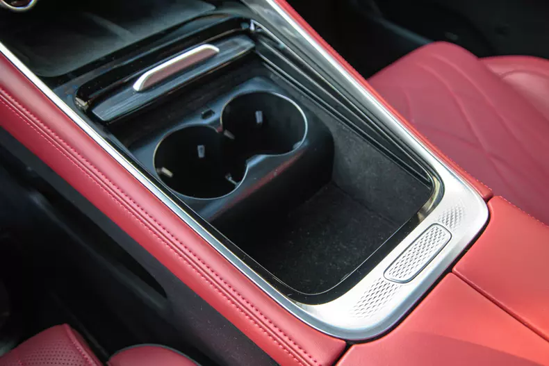 Omoda 9 SHS low res 049