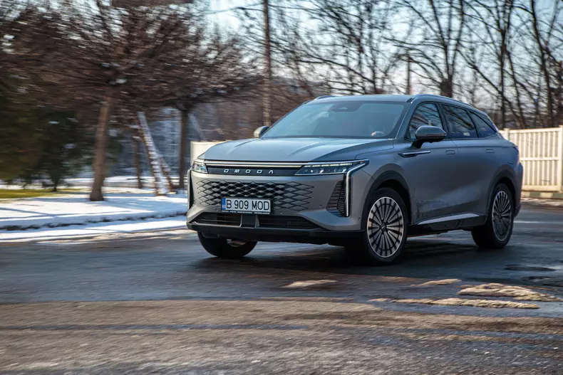 Omoda 9 SHS low res 065