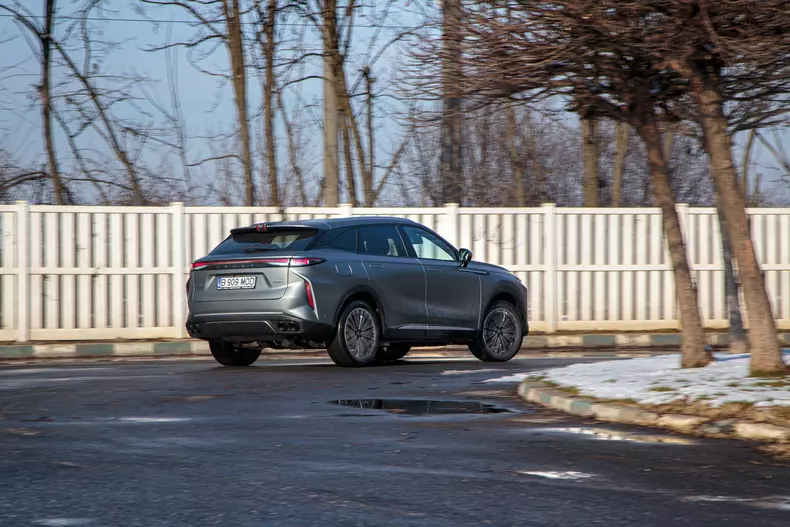 Omoda 9 SHS low res 071