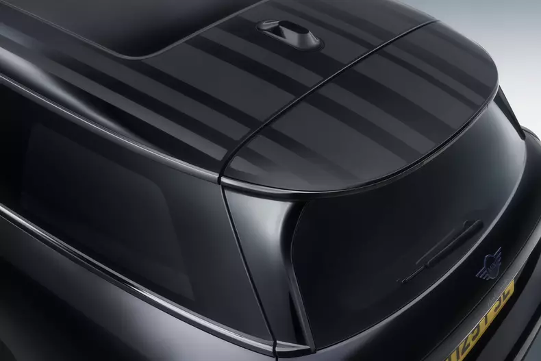 P90618103_highRes_mini-paul-smith-edit