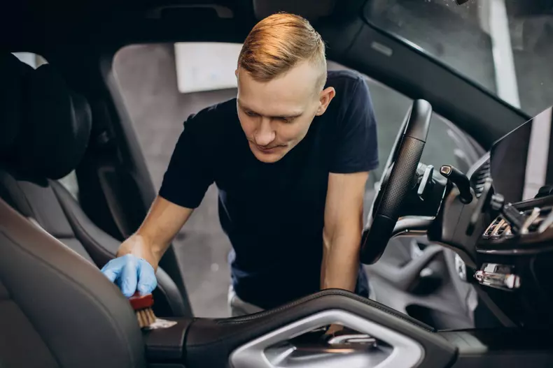 cum-faci-detailing-auto-acasa