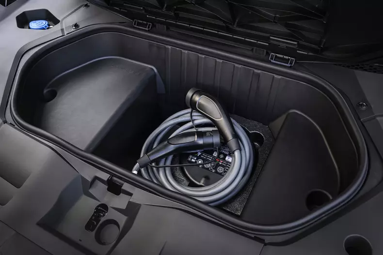 P90626712_highRes_the-new-bmw-ix3-50-x