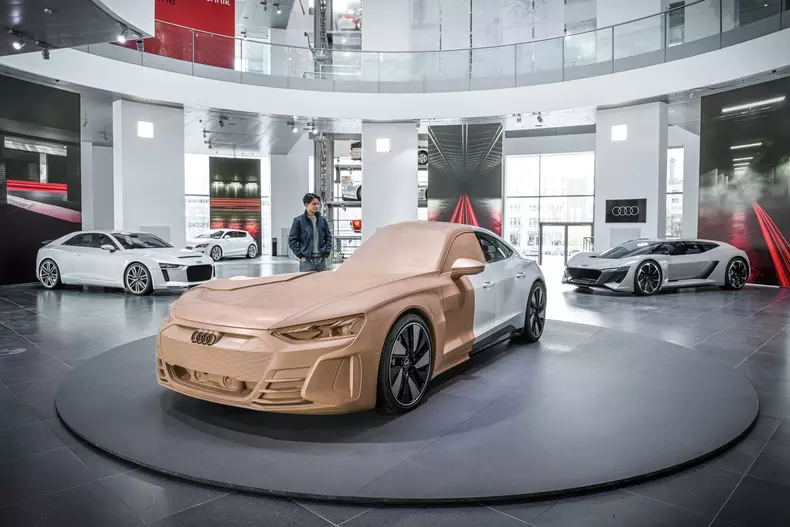 Audi museum mobile zeigt „Design Legenden“
