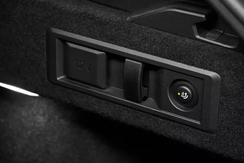 P90646074_highRes_bmw-ix5-60-xdrive-06