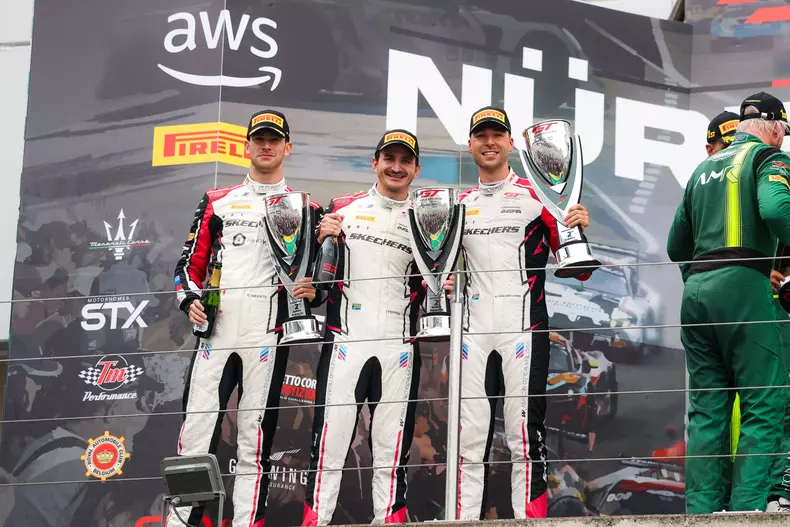 P90653720_highRes_nuerburgring-ger-27-