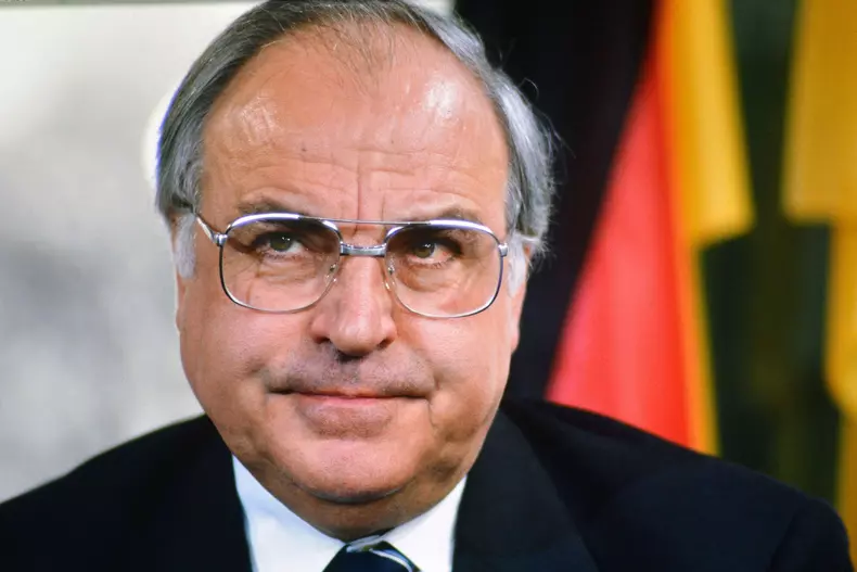 Dr. Helmut Kohl | Dr. Helmut Kohl |