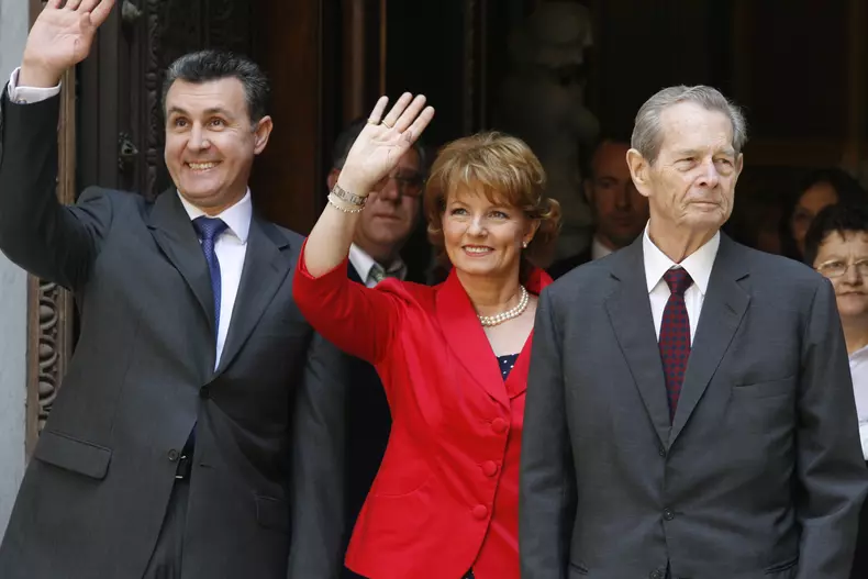 A murit Regele Mihai