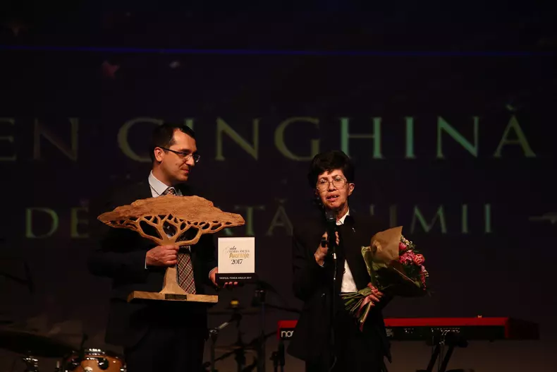 Carmen Ginghină, câștigătoarea marelui trofeu Femeia Anului 2017 (1)