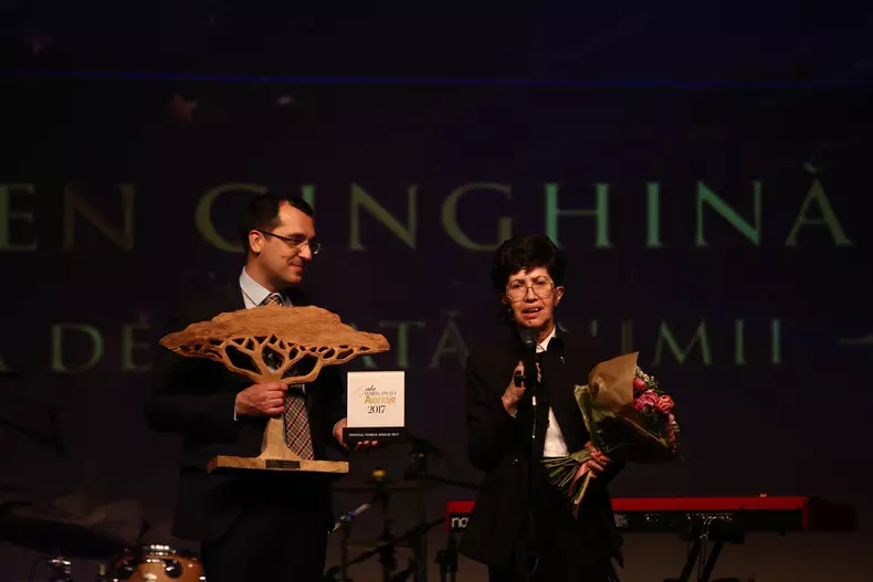 Carmen Ginghină, câștigătoarea marelui trofeu Femeia Anului 2017 (3)