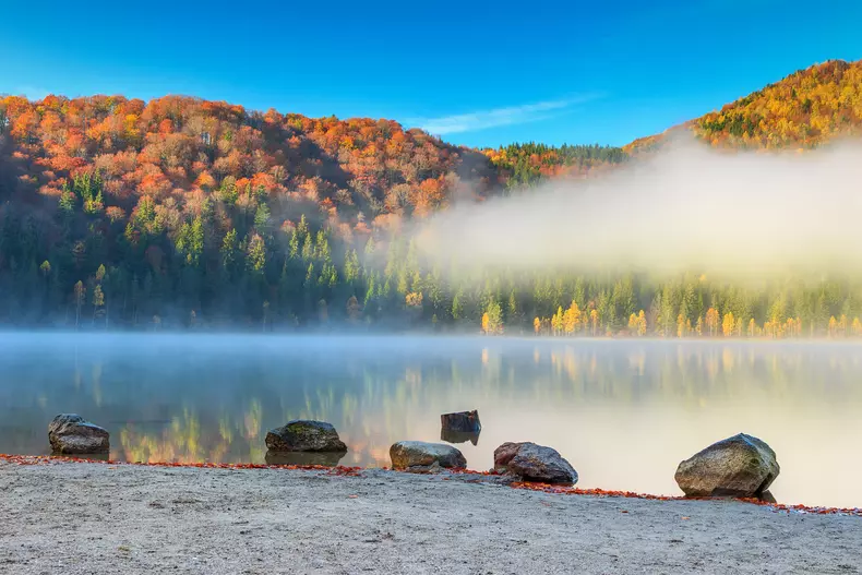 De ce va fi interzis scăldatul în Lacul Sfânta Ana (2)