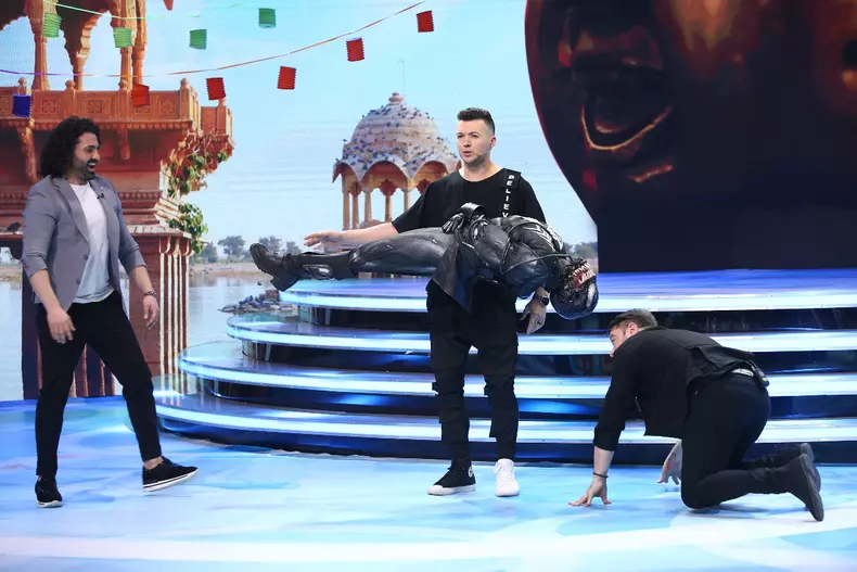 Ce vedetă s-a ascuns în spatele măștii Venom (5)