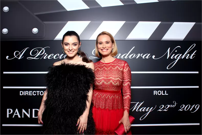 01 Andreea Esca & Alexia Eram