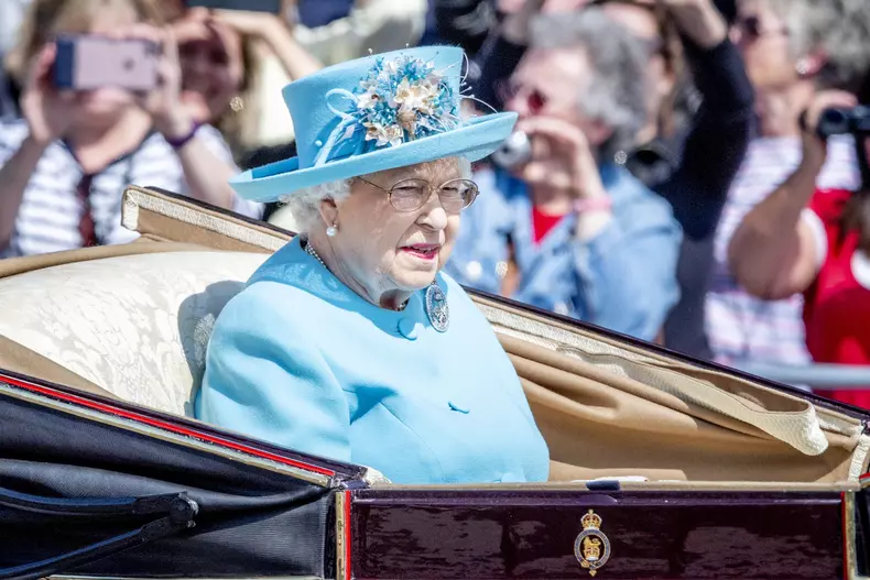 prințul George este preferatul reginei Elisabeta a II-a