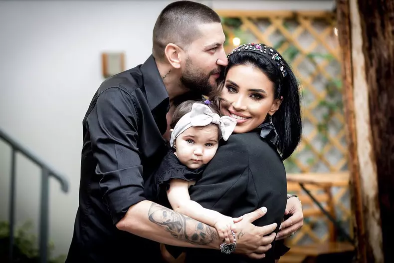 Adelina Pestrițu, Virgil Șteblea și fiica lor, Zenaida Maria