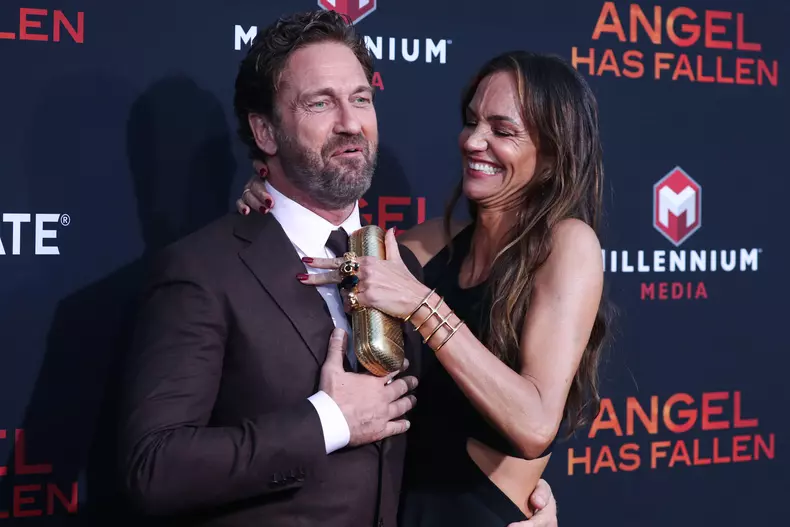 Cum arată iubita lui Gerard Butler