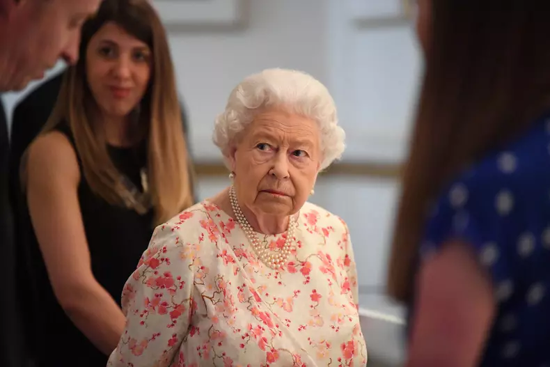Regina Elisabeta a II-a nu vrea să mai vorbească despre Meghan Markle și prințul Harry