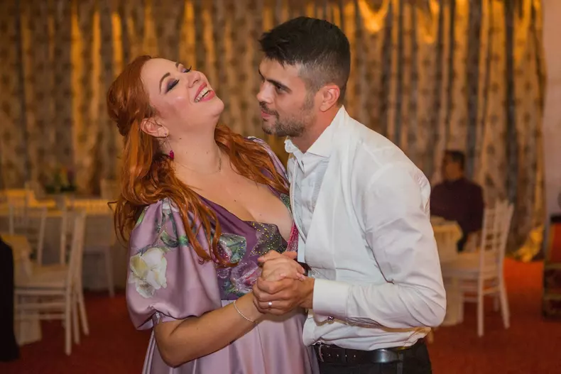 Prima fotografie cu Marius Elisei și fetița lui3
