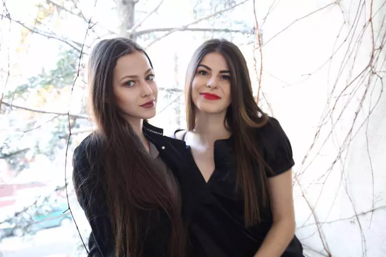 Gloria și Rebecca Mureșan