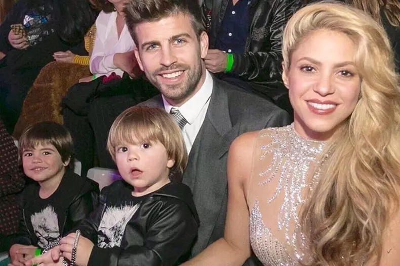 Shakira și băieții săi