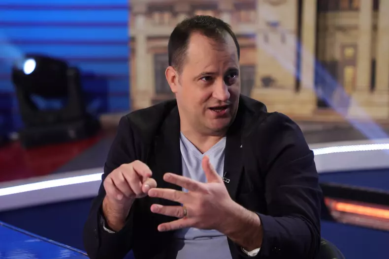 serban huidu cronica carcotasilor 4