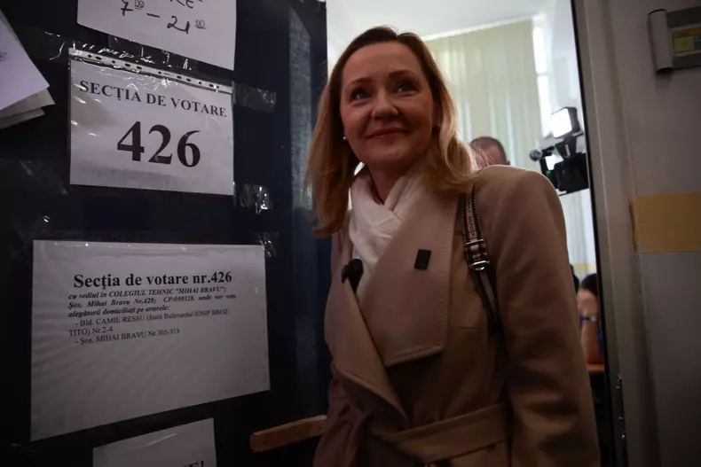 Elena Lasconi - alegeri prezidențiale 24 noiembrie (4)