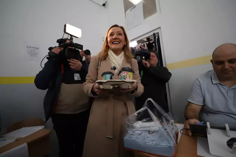 Elena Lasconi - alegeri prezidențiale 24 noiembrie (7)