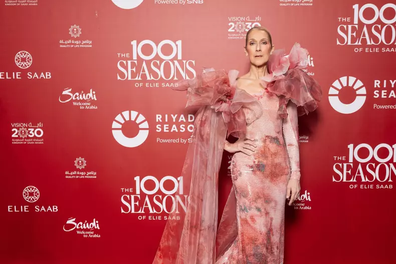 Photocall du défilé anniversaire Elie Saab "1001 Seasons of Elie Saab" à l'espace "The Venue" à Riyad, Arabie saoudite