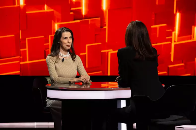 IRINA_PETREA invitata la 40 de intrebari cu Denise Rifai (2)