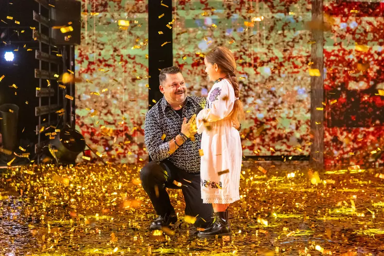 Sara Hant si Mihai Bobonete - Romanii au talent (1)