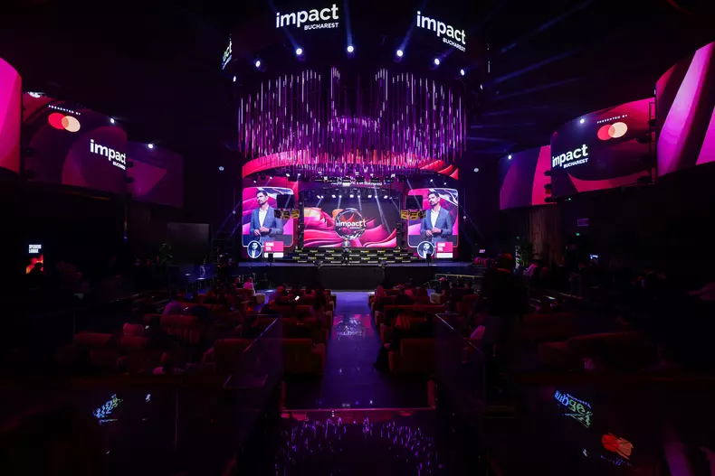 Spotlight Stage Impact Bucharest 24