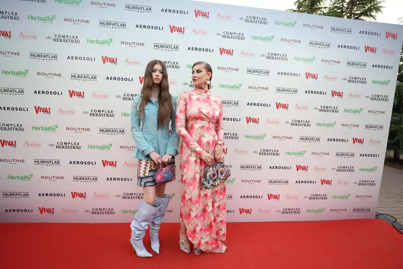 Iulia Albu și Mikaela - VIVA Party 2025 (4)