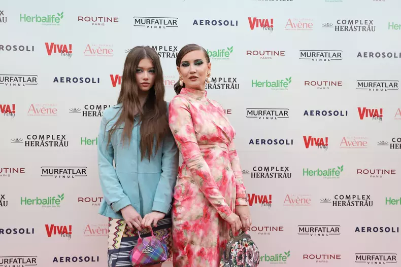 Iulia Albu și Mikaela - VIVA Party 2025 (8)
