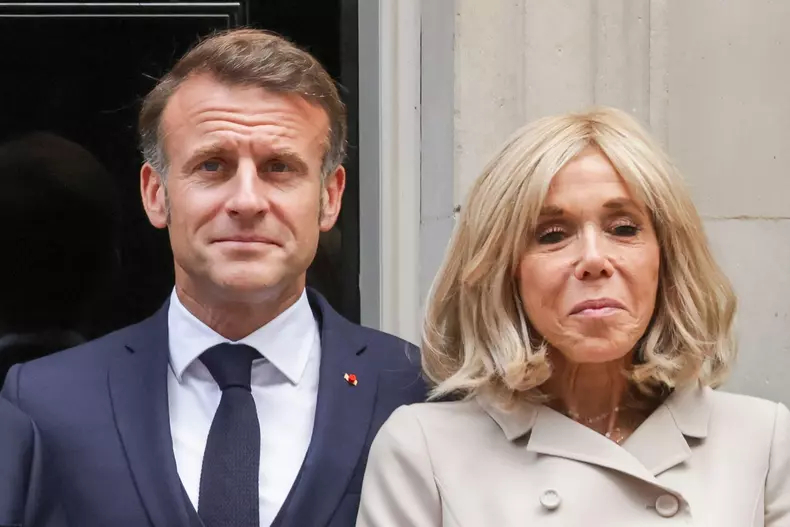 London, England, UK. 9 July 2025. President of the French Republic, EMMANUEL MACRON (L) and his wife First Lady of France BRIGITTE MACRON (R) on the steps of No. 10 Downing Street in Westminster, London, as part of PresidentÕs first inward State Visit to