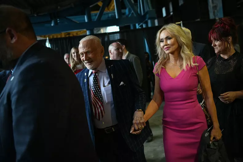 Edwin Buzz Aldrin și Anca Faur 2