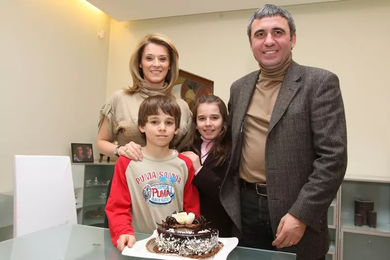 gheorghe-hagi-familie-aniversare-43-de-ani-foto-gabriel-miron-libertatea-6 (1)