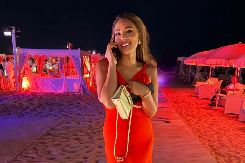 Iulia Vantur aniversare pe plaja