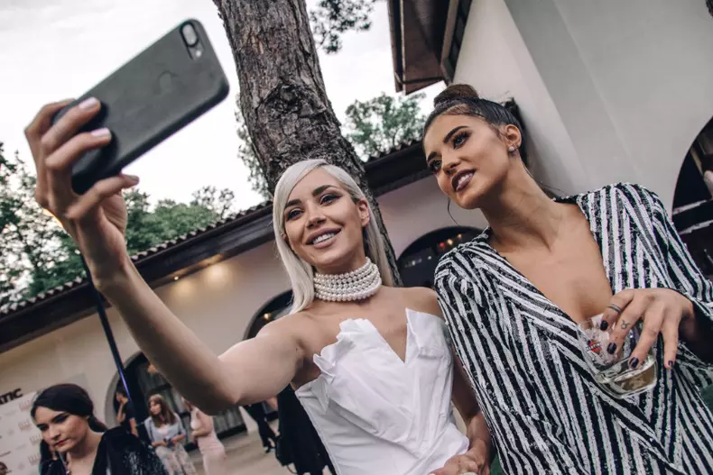 ELLE BLOGGING AWARDS 2017 Detaliile unui garden party de neuitat (37)