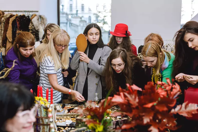 Atmosfera la V for Vintage