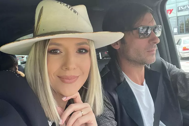 Adela Popescu și Radu Vâlcan și-au botezat fiul cel mic