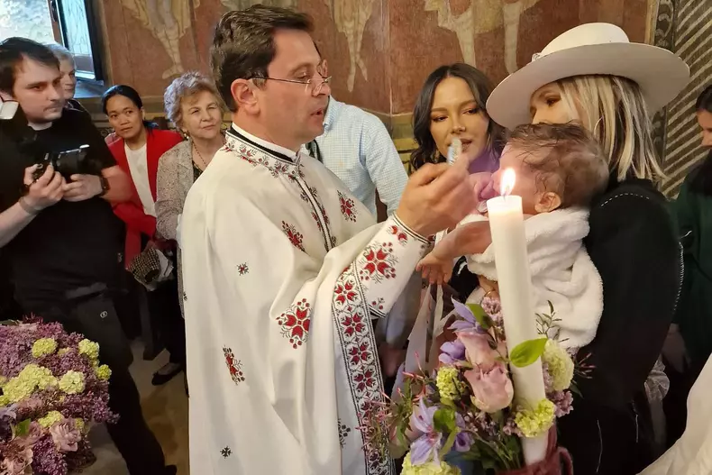 Adela Popescu și Radu Vâlcan și-au botezat fiul cel mic