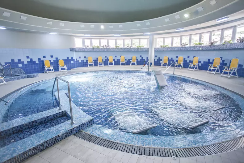 Piscina-interioara-inter-2