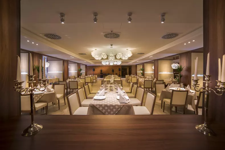 restaurant-8