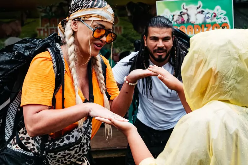 Anda Adam și soțul, la Asia Express (10)