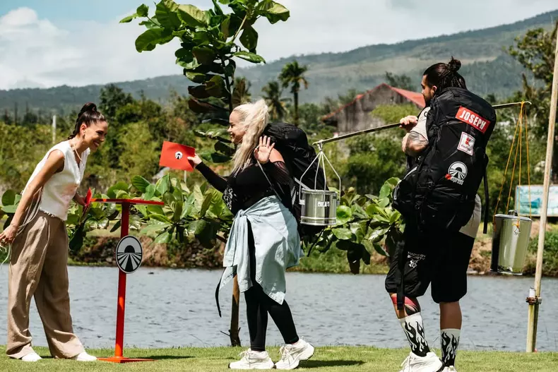 Anda Adam și soțul, la Asia Express (11)