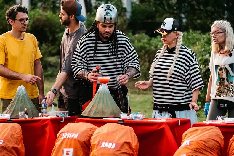 Anda Adam și soțul, la Asia Express (4)