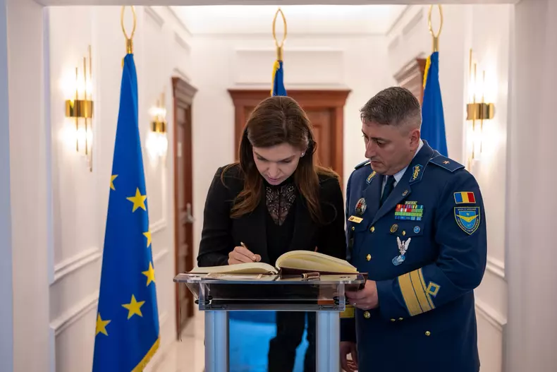Simona Halep la baza militară