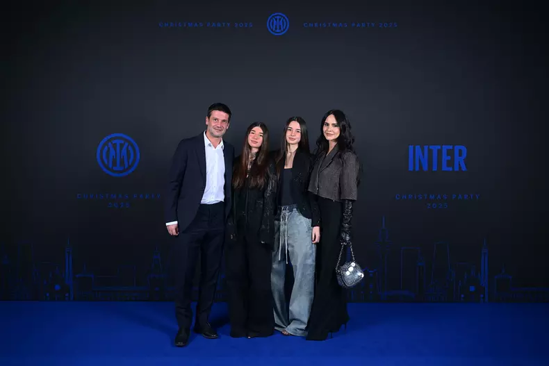 Cristi Chivu, Adelina Chivu și fiicele lor
