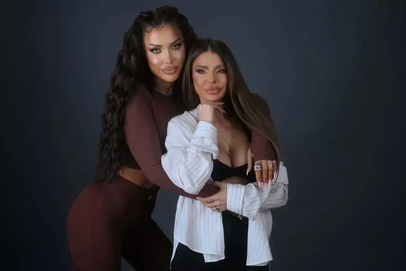 Loredana Chivu si Ana Mocanu