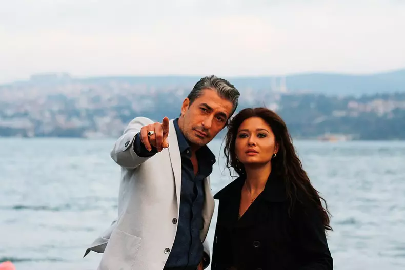 Paramparça Furtuna pe Bosfor