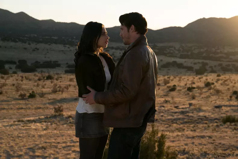 00_roswell_new_mexico_ep_01_001